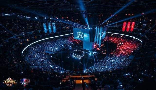 更因为他们 更因为他们